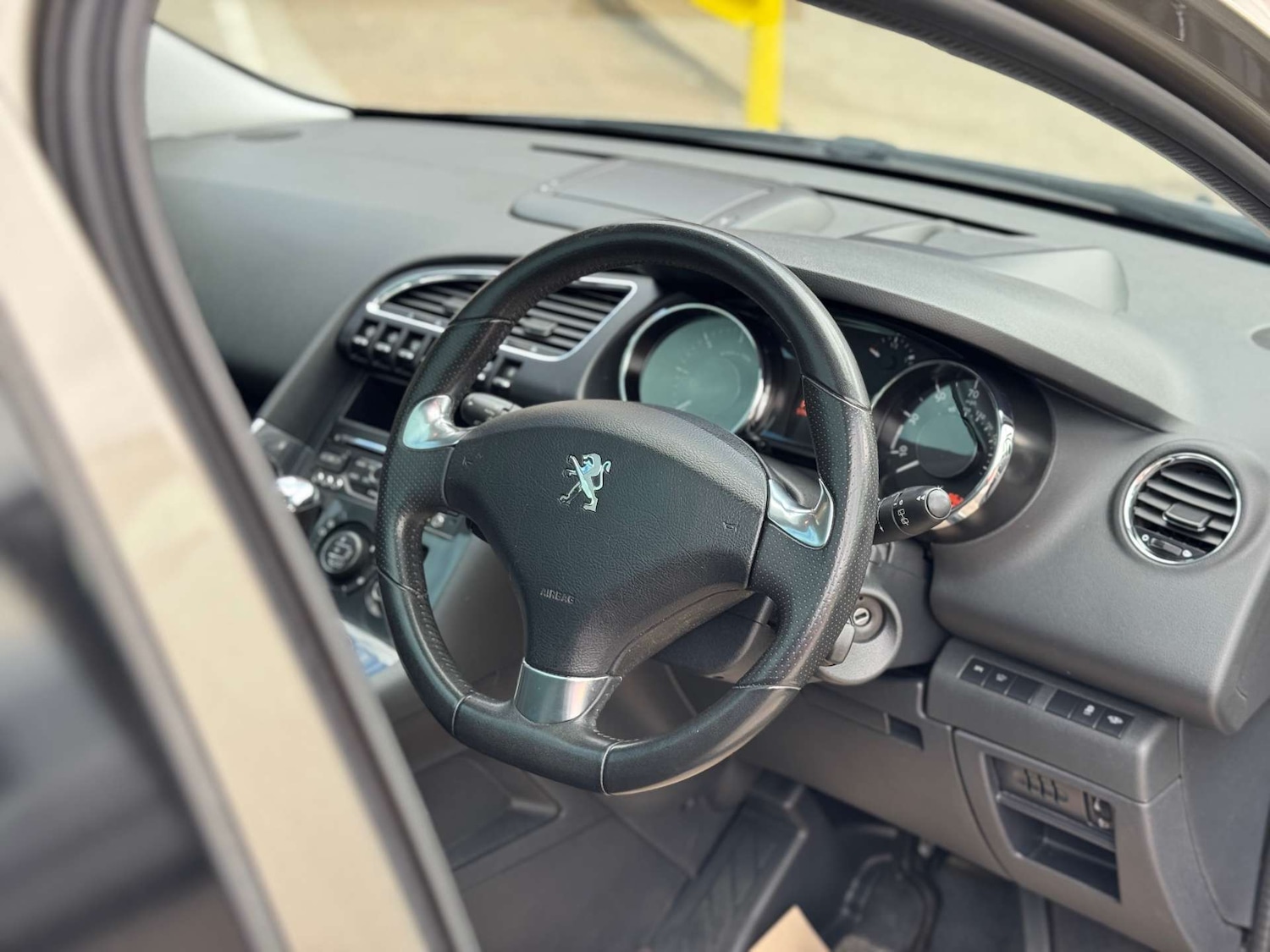 Used Peugeot 3008 2015 for sale - 76520324: Photo 14