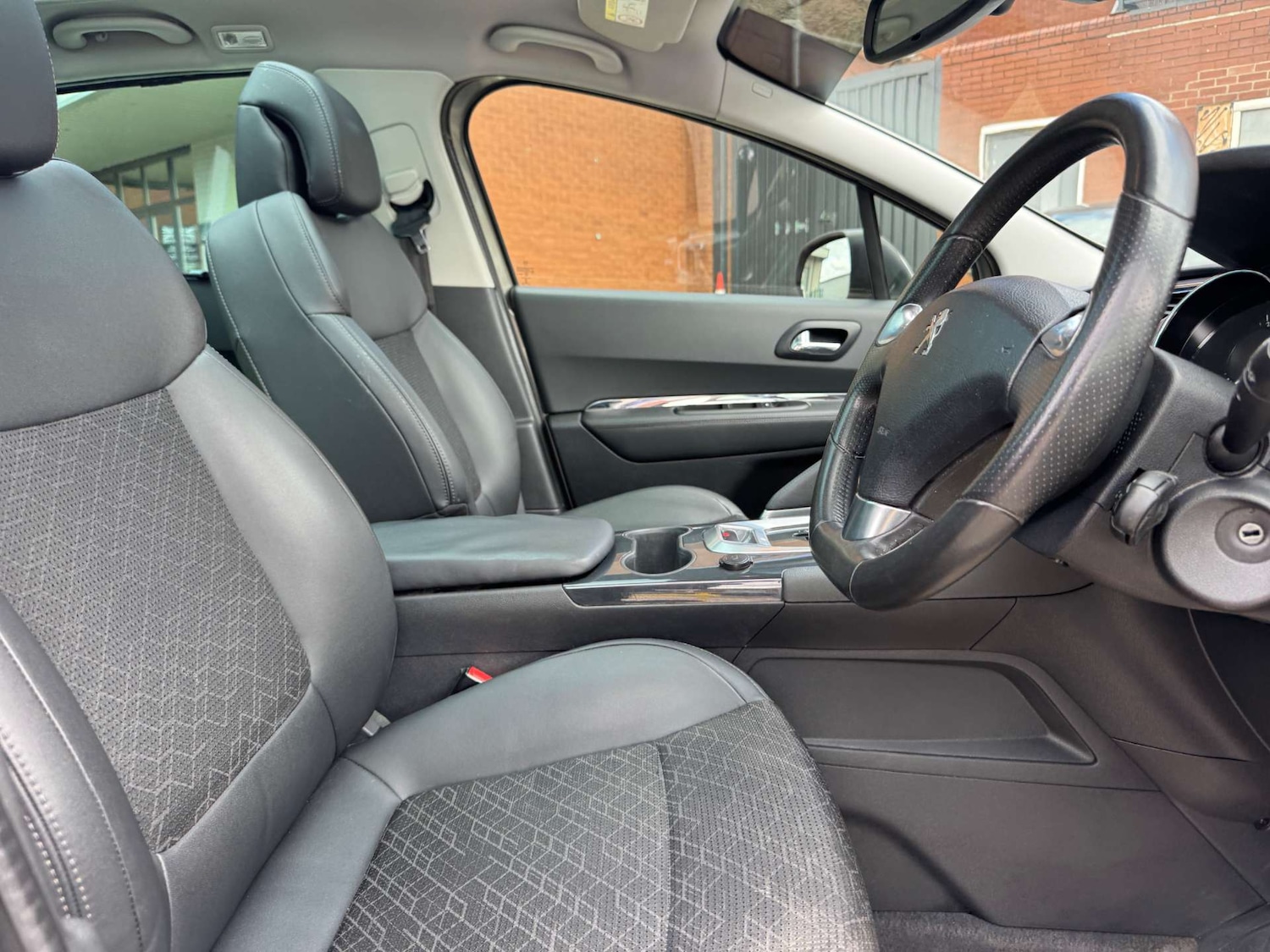 Used Peugeot 3008 2015 for sale - 76520324: Photo 16