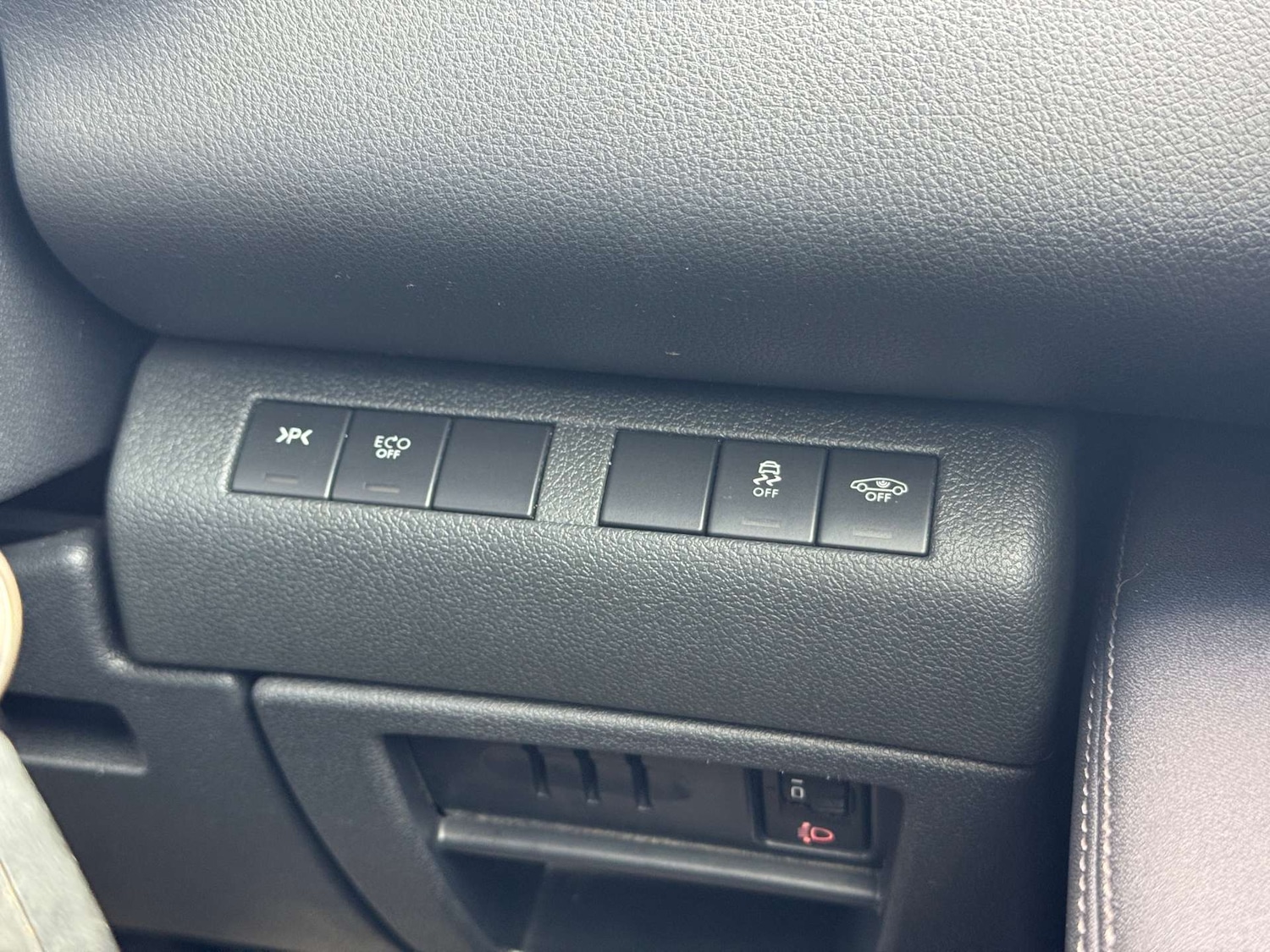 Used Peugeot 3008 2015 for sale - 76520324: Photo 35