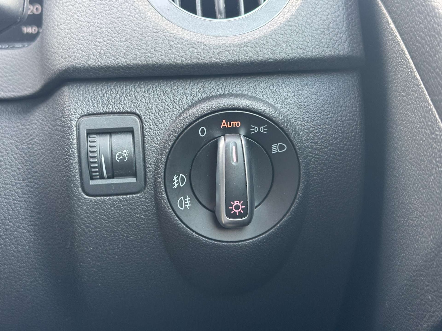 Used Volkswagen Tiguan 2012 for sale - 76241033: Photo 37