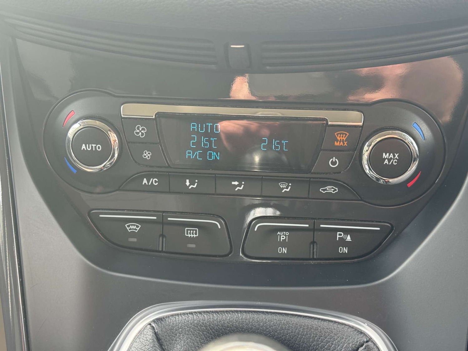 Used Ford Kuga 2014 for sale - 76101616: Photo 41