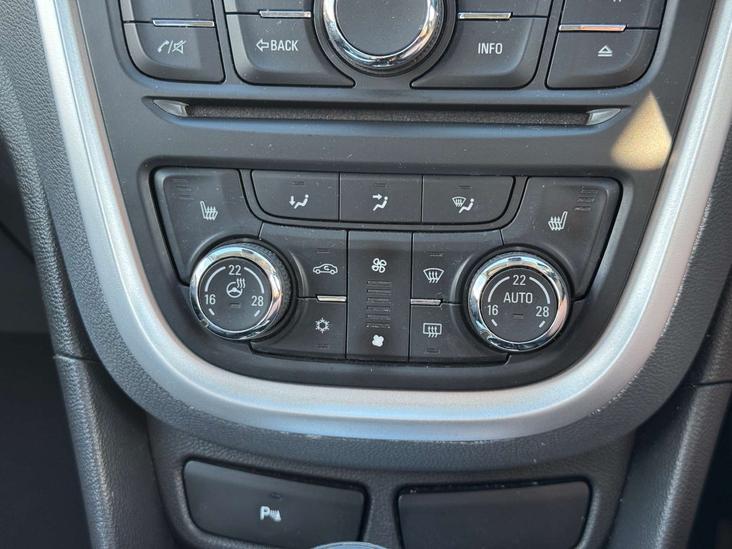 Used Vauxhall Mokka 2015 for sale - 76520333: Photo 39