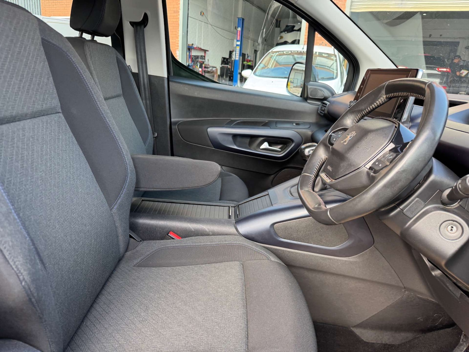 Used Peugeot Rifter 2019 for sale - 76101670: Photo 14