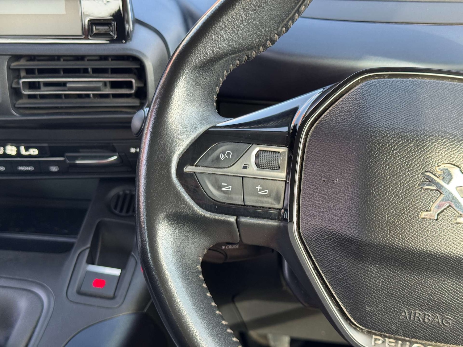 Used Peugeot Rifter 2019 for sale - 76101670: Photo 30