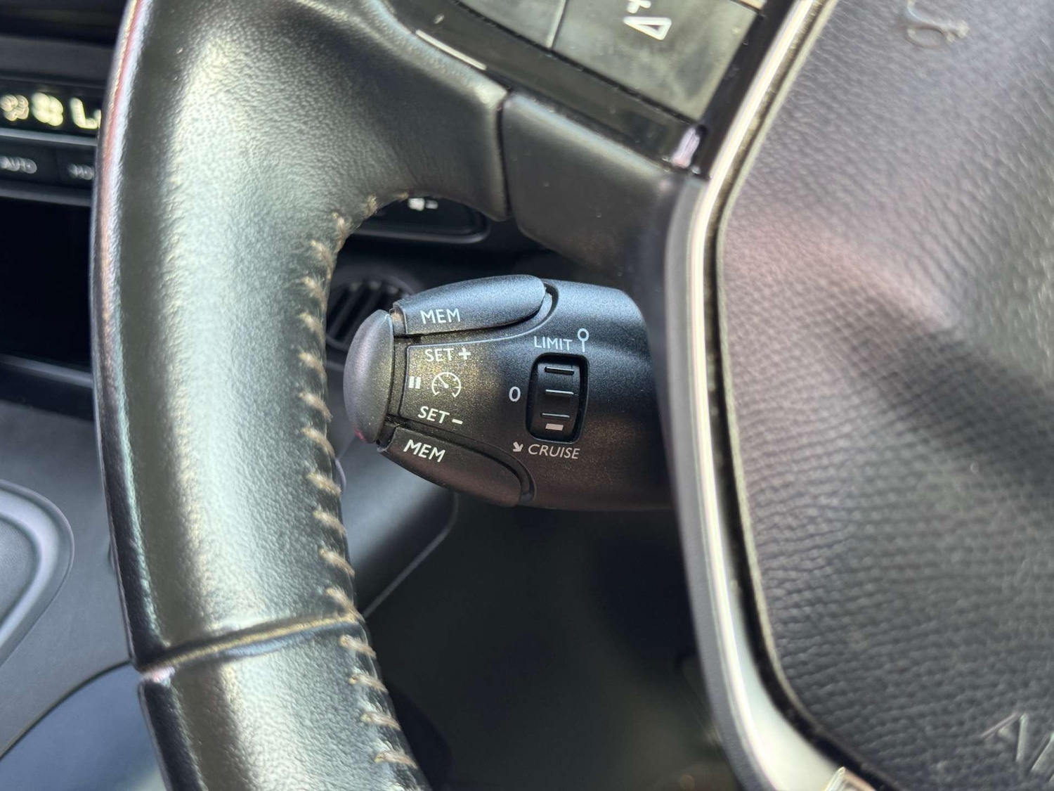 Used Peugeot Rifter 2019 for sale - 76101670: Photo 32