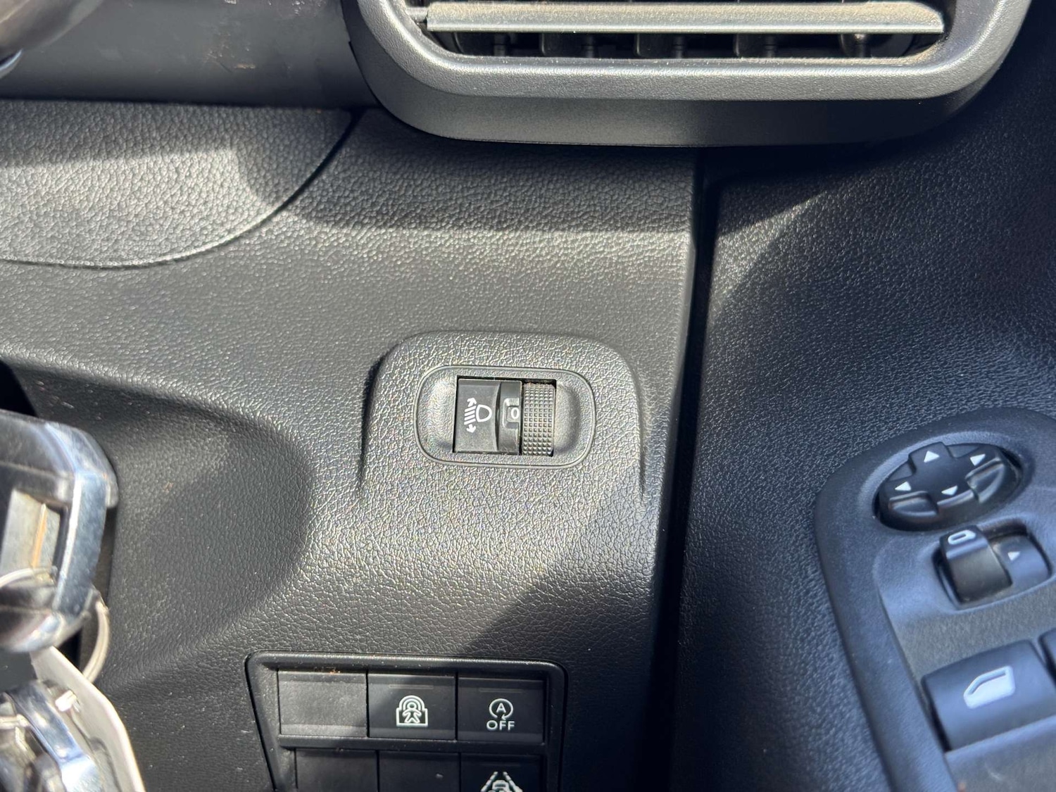 Used Peugeot Rifter 2019 for sale - 76101670: Photo 37