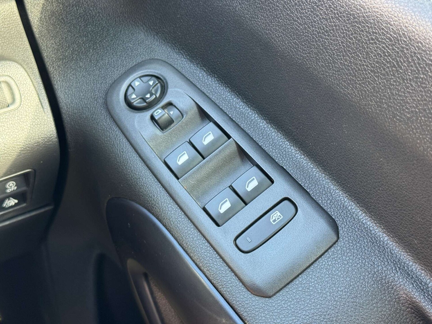 Used Peugeot Rifter 2019 for sale - 76101670: Photo 38