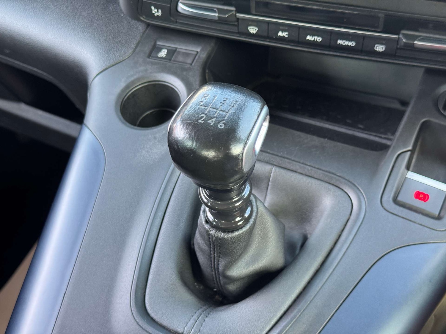 Used Peugeot Rifter 2019 for sale - 76101670: Photo 40