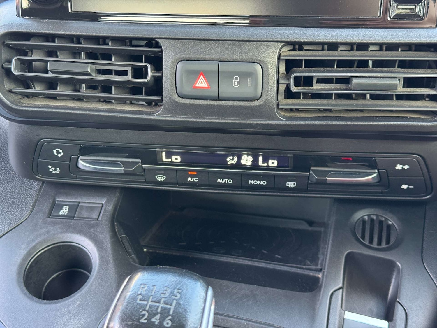 Used Peugeot Rifter 2019 for sale - 76101670: Photo 41