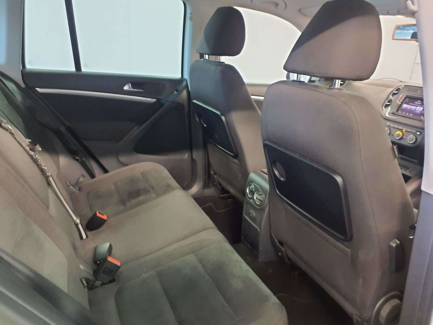 Used Volkswagen Tiguan 2015 for sale - 77157186: Photo 8