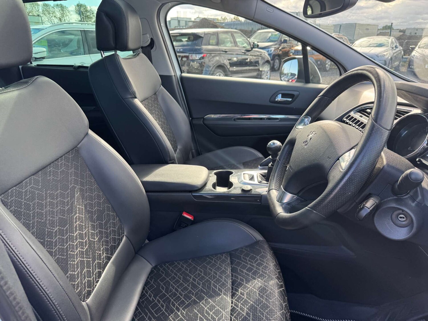 Used Peugeot 3008 2016 for sale - 76101602: Photo 14