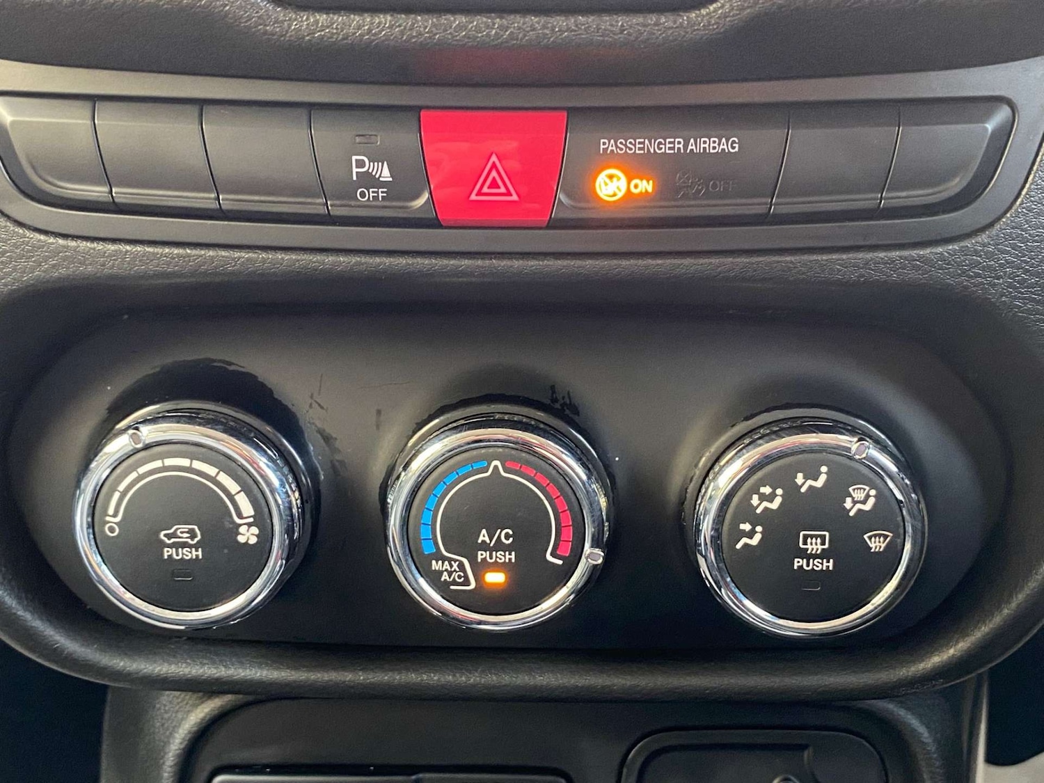 Used Jeep Renegade 2016 for sale - 76866959: Photo 41