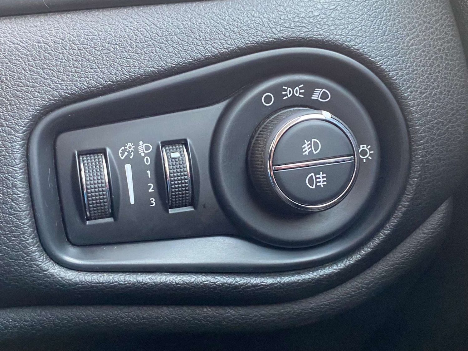 Used Jeep Renegade 2016 for sale - 76866959: Photo 48