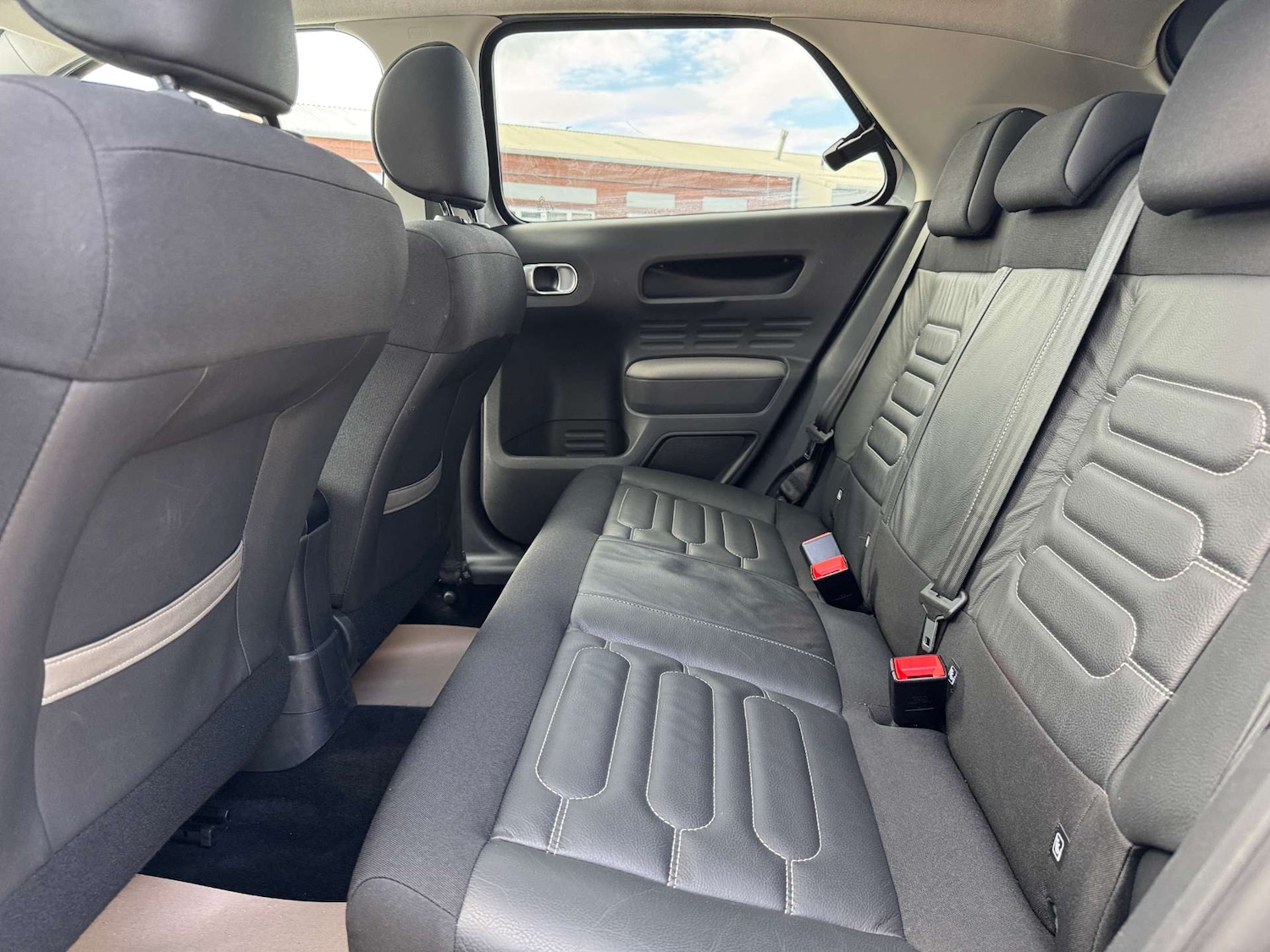 Used Citroen C4 Cactus 2017 for sale - 76520319: Photo 25