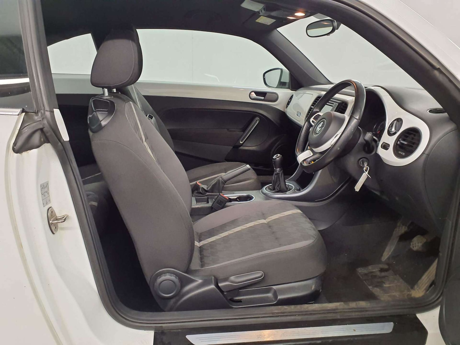 Used Volkswagen Beetle 2016 for sale - 76866961: Photo 7