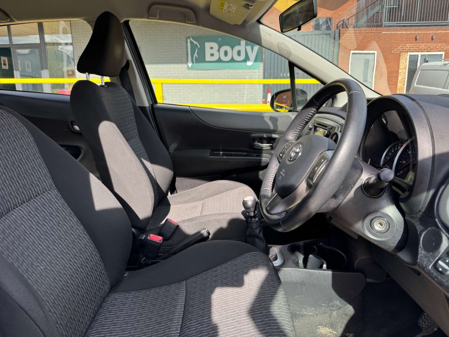 Used Toyota Yaris 2013 for sale - 76713369: Photo 14