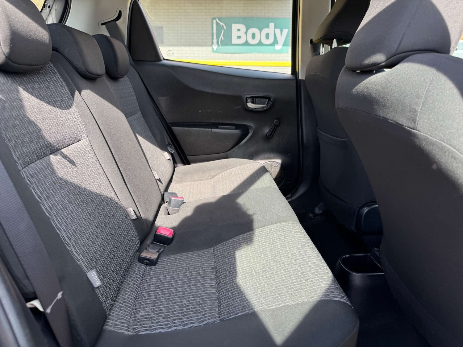 Used Toyota Yaris 2013 for sale - 76713369: Photo 20