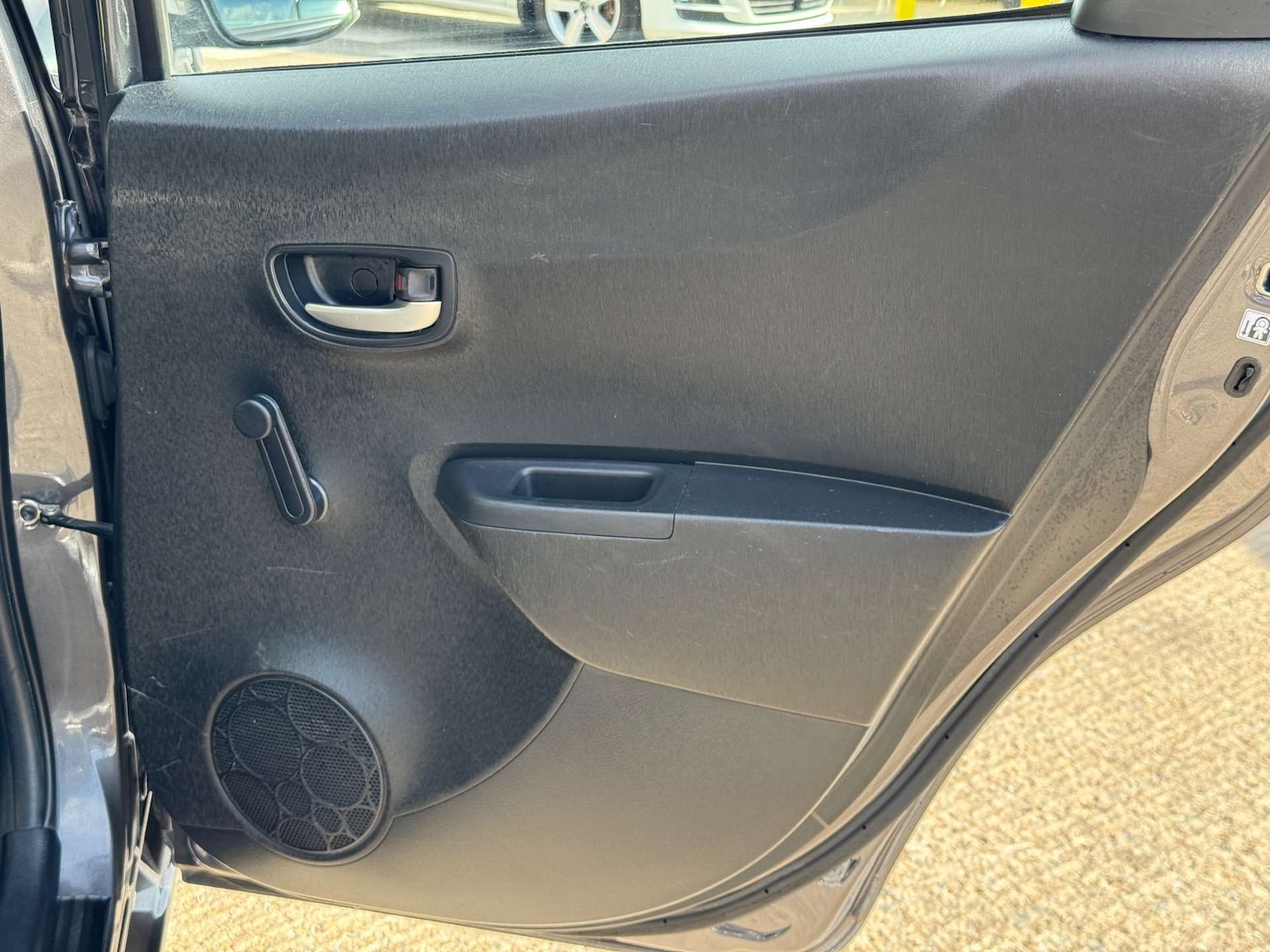 Used Toyota Yaris 2013 for sale - 76713369: Photo 48