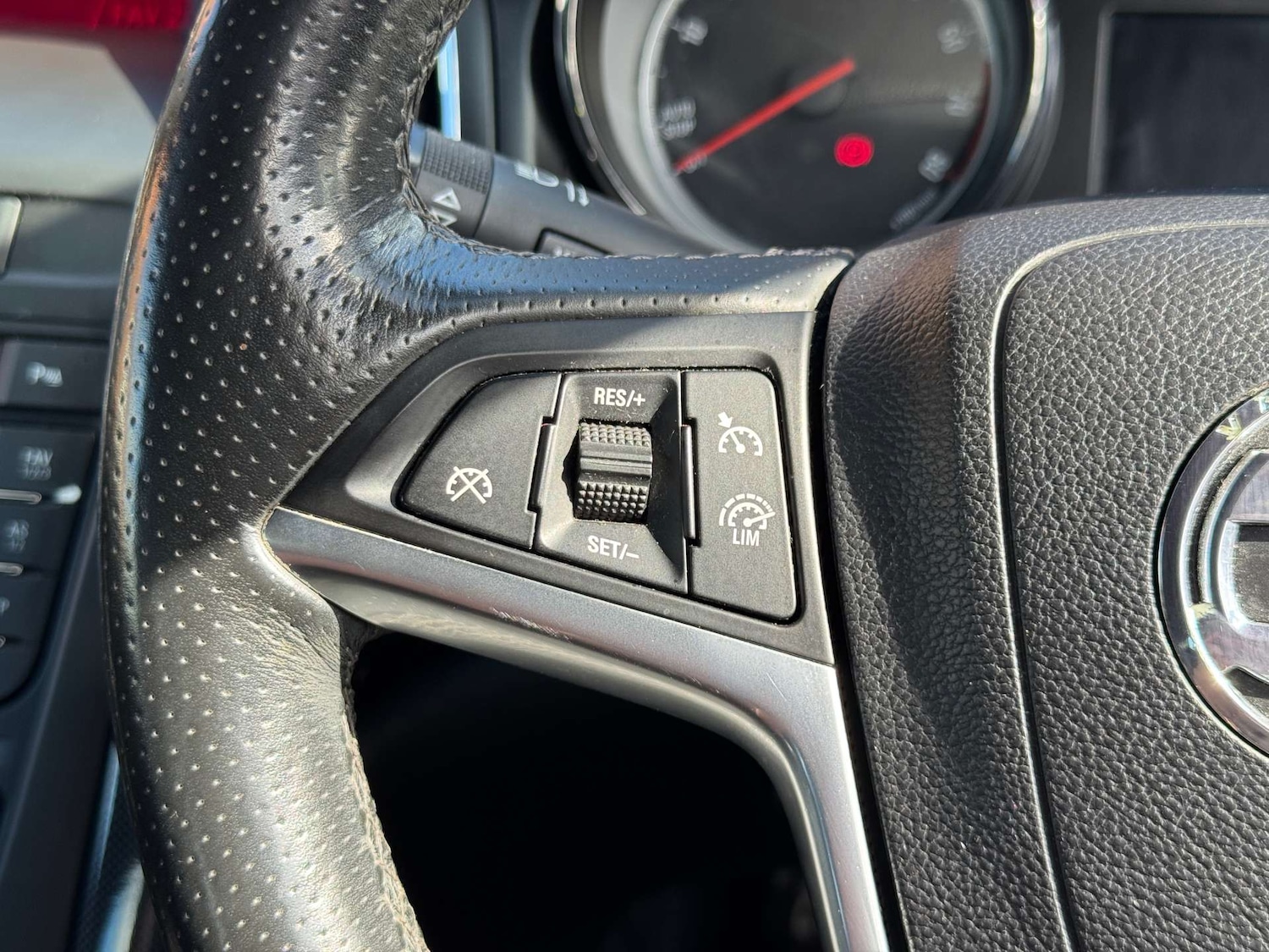 Used Vauxhall Cascada 2015 for sale - 76101700: Photo 27