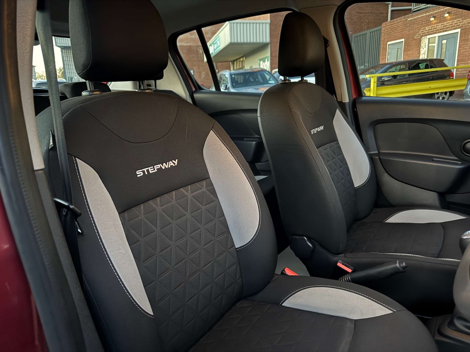 Used Dacia Sandero Stepway 2014 for sale - 76520320: Photo 16