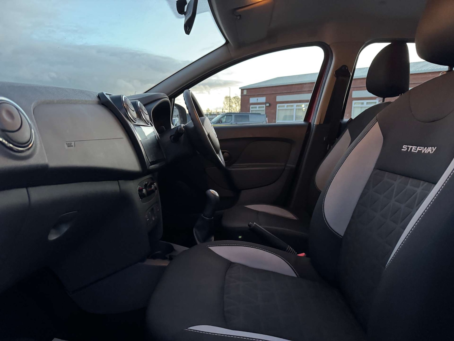 Used Dacia Sandero Stepway 2014 for sale - 76520320: Photo 17