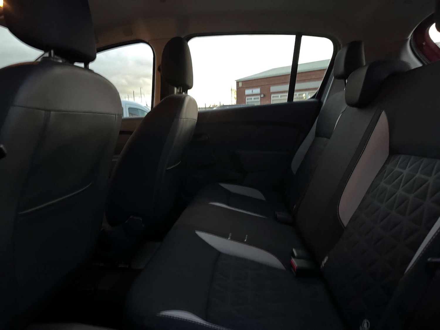 Used Dacia Sandero Stepway 2014 for sale - 76520320: Photo 28