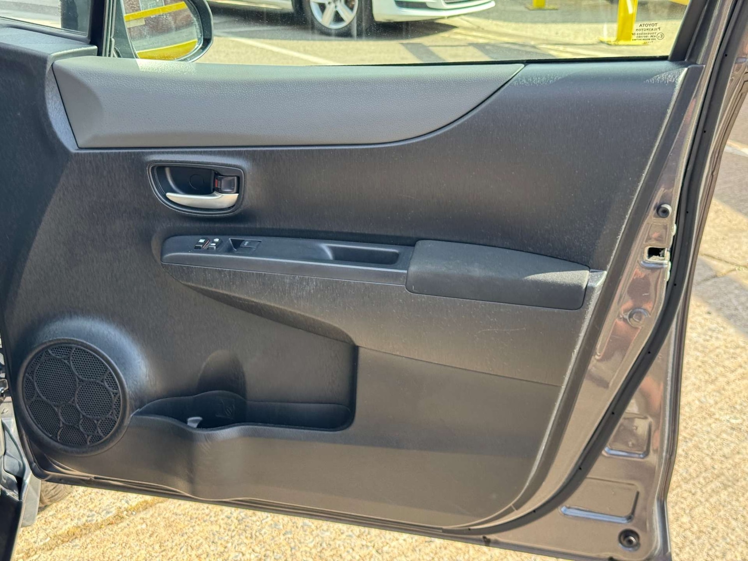 Used Toyota Yaris 2013 for sale - 76602044: Photo 47