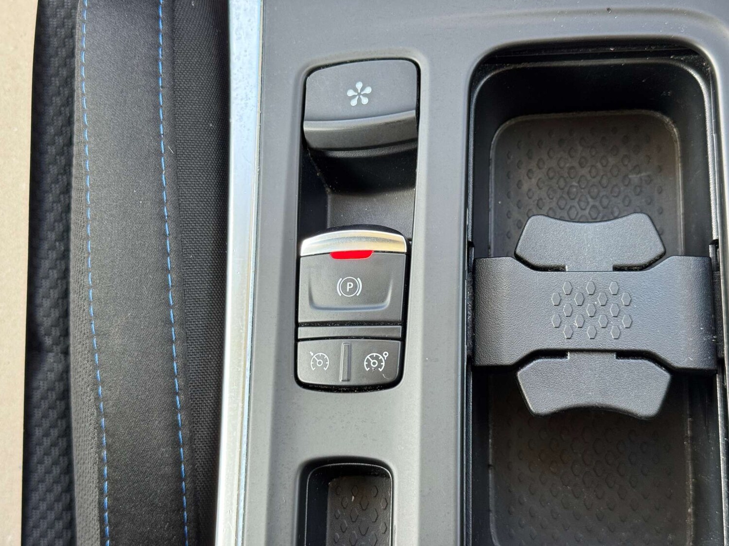 Used Renault Megane 2017 for sale - 76101663: Photo 41