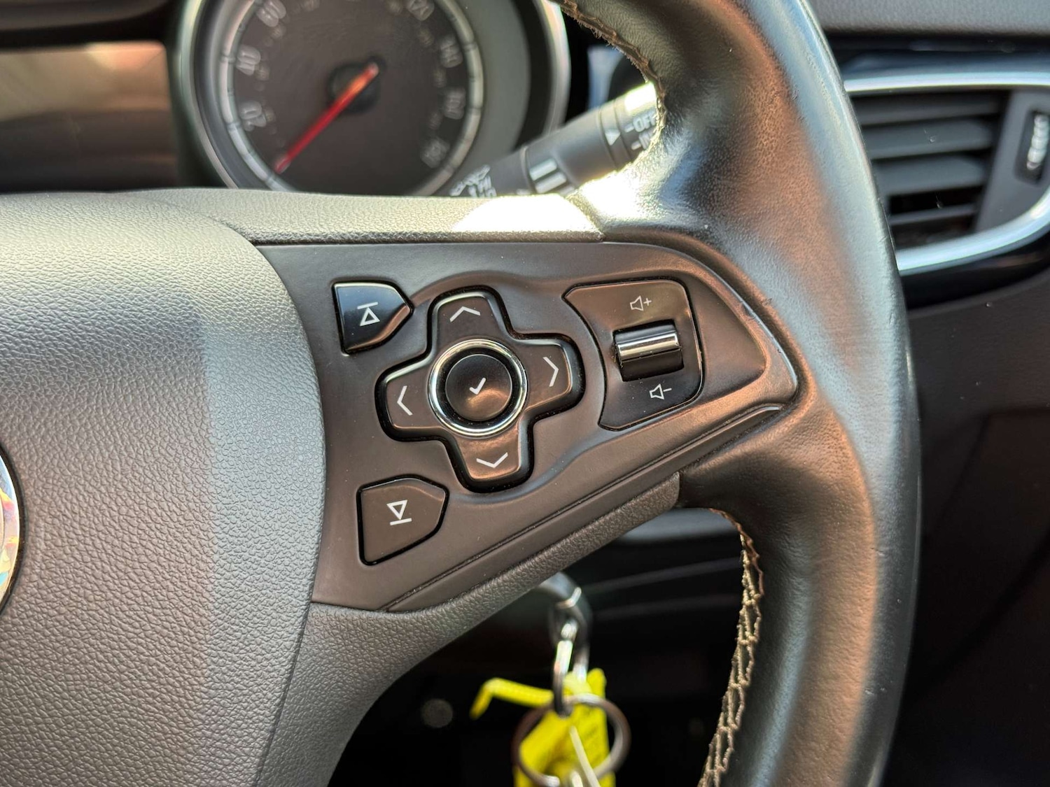 Used Vauxhall Astra 2016 for sale - 76650411: Photo 32