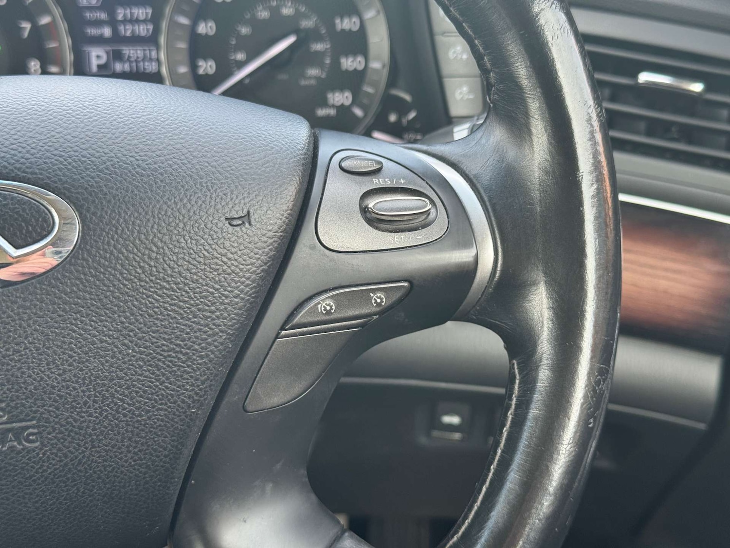 Used Infiniti M 2013 for sale - 76101677: Photo 31