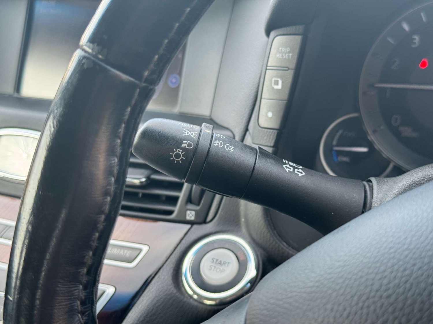 Used Infiniti M 2013 for sale - 76101677: Photo 32