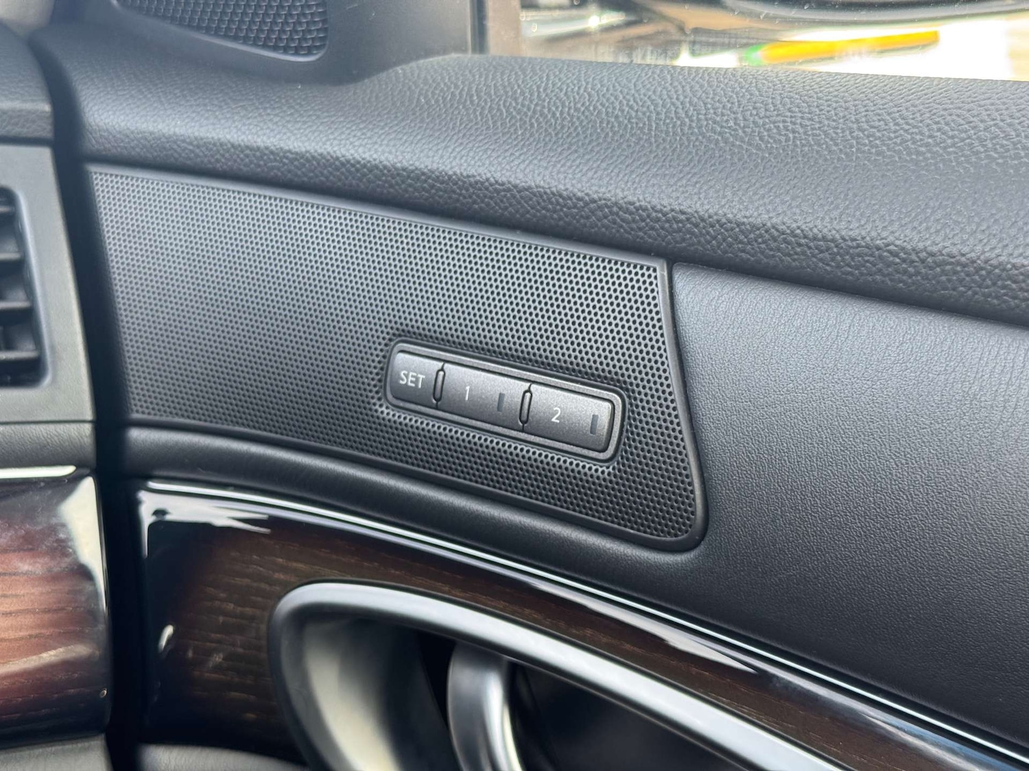 Used Infiniti M 2013 for sale - 76101677: Photo 37