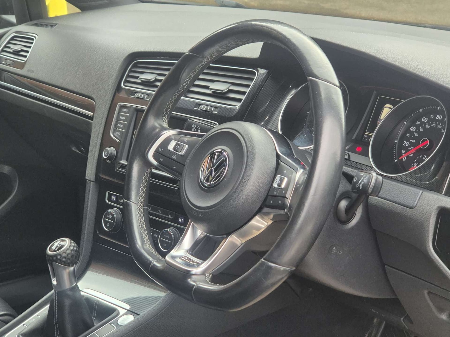 Used Volkswagen Golf 2015 for sale - 77121310: Photo 25