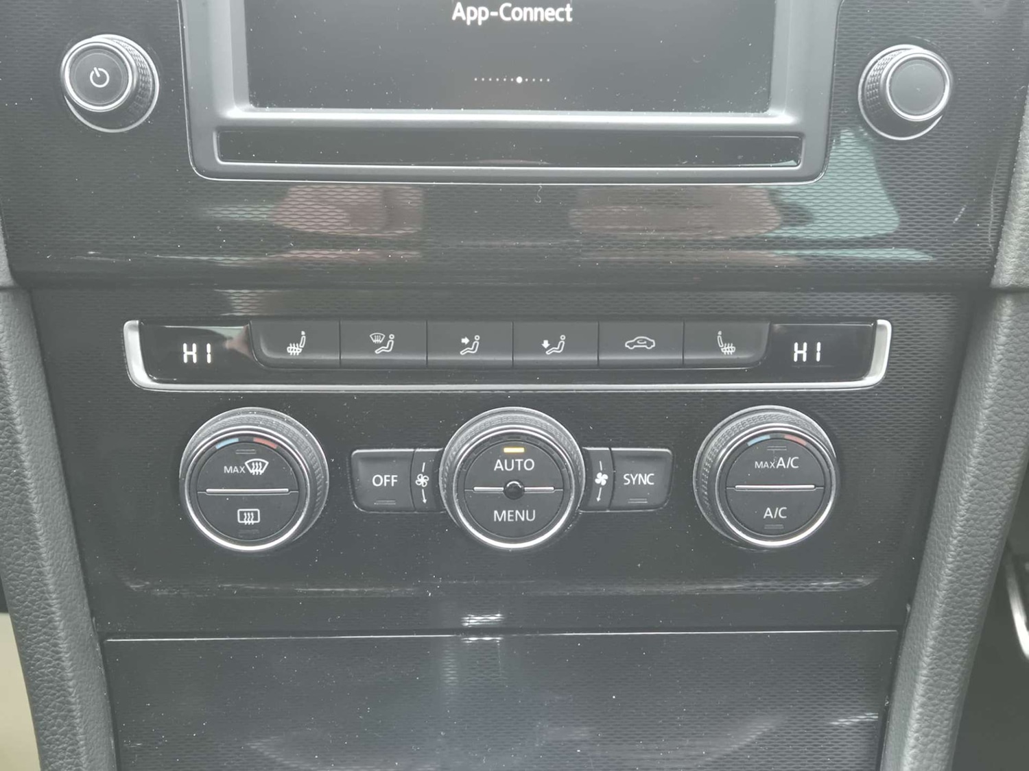 Used Volkswagen Golf 2015 for sale - 77121310: Photo 35