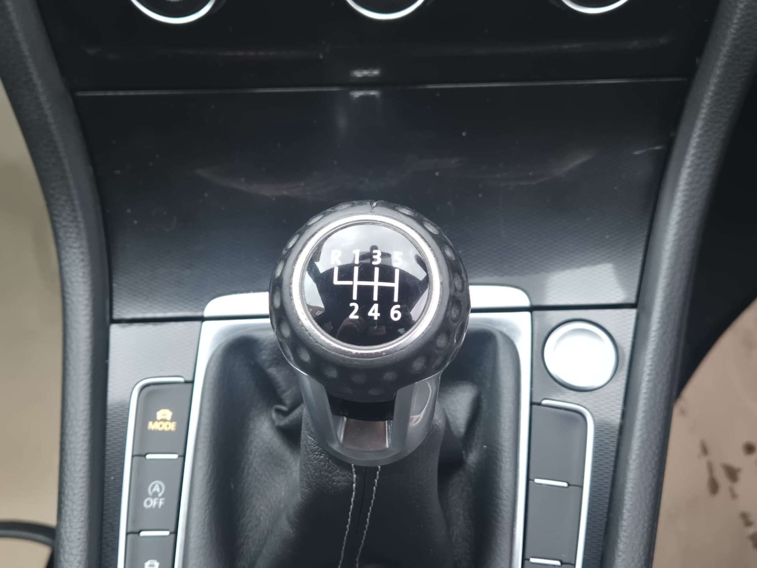 Used Volkswagen Golf 2015 for sale - 77121310: Photo 36