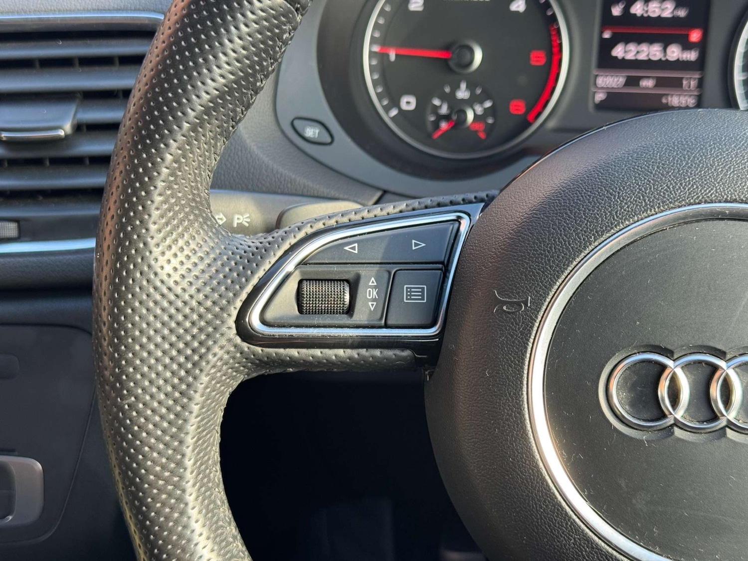 Used Audi Q3 2013 for sale - 76101684: Photo 31