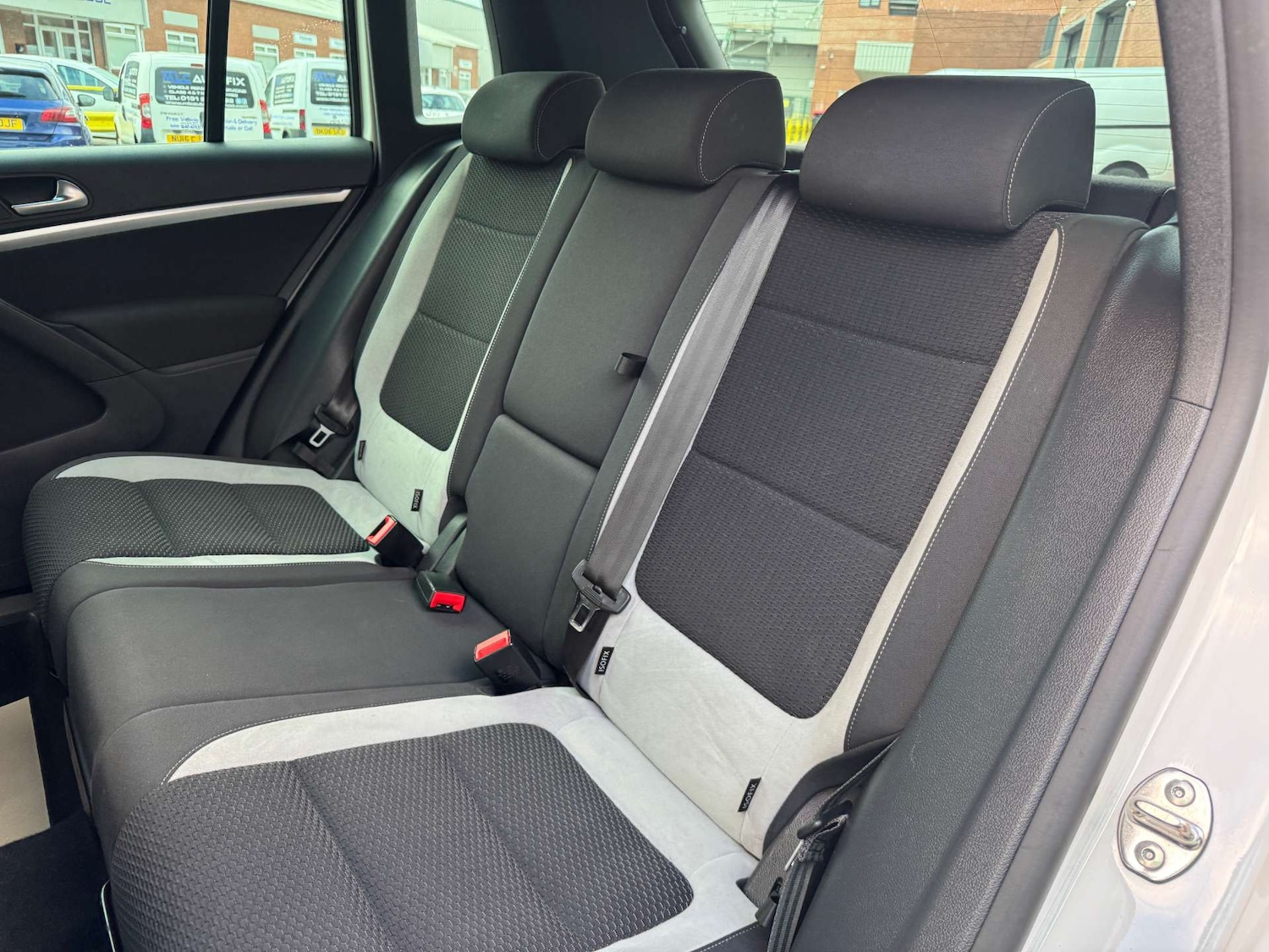 Used Volkswagen Tiguan 2012 for sale - 77329443: Photo 27