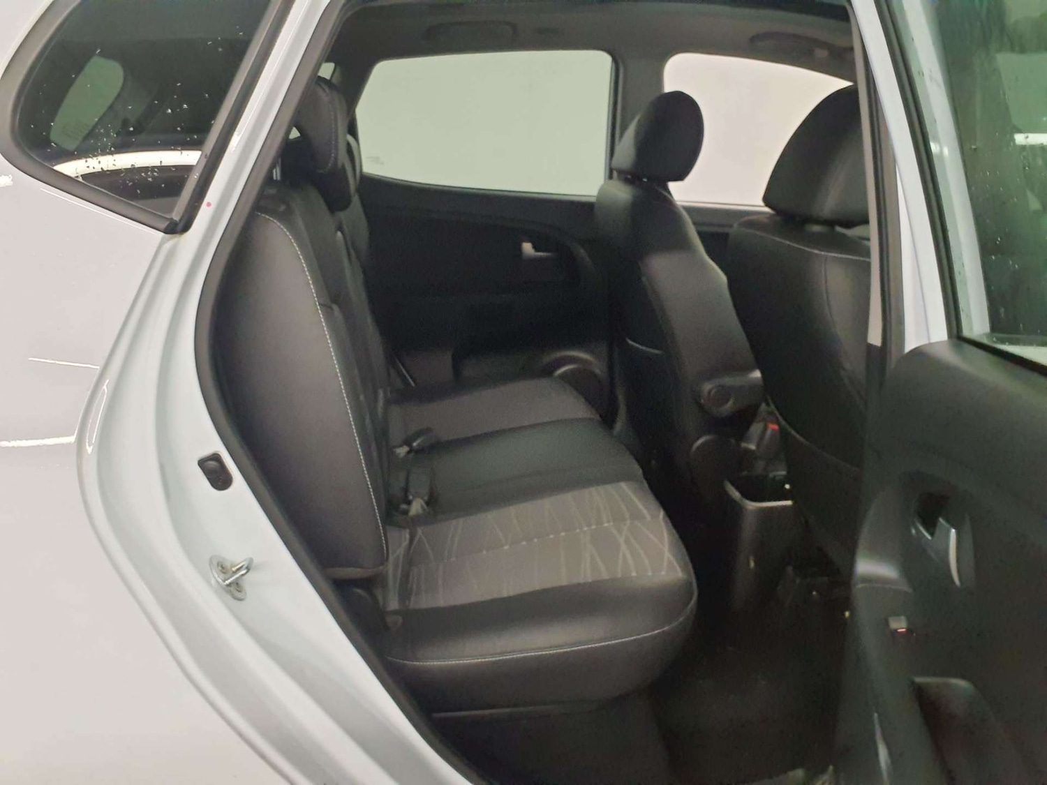 Used Kia Venga 2016 for sale - 76539491: Photo 8