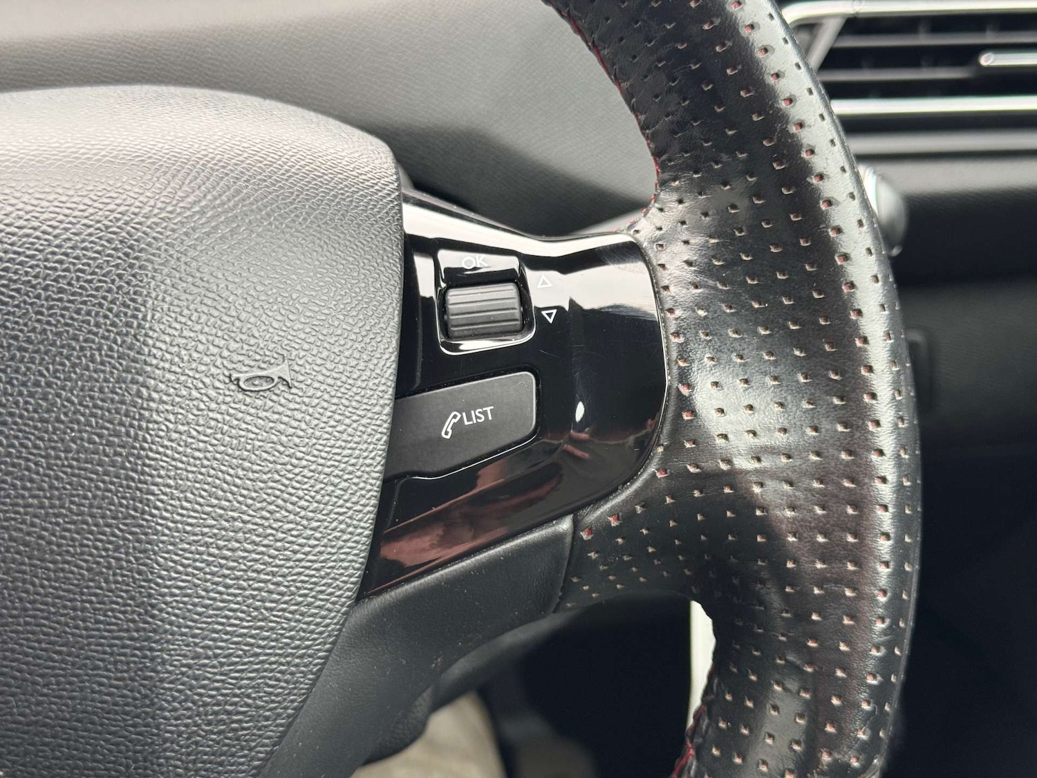 Used Peugeot 308 2015 for sale - 76123821: Photo 32