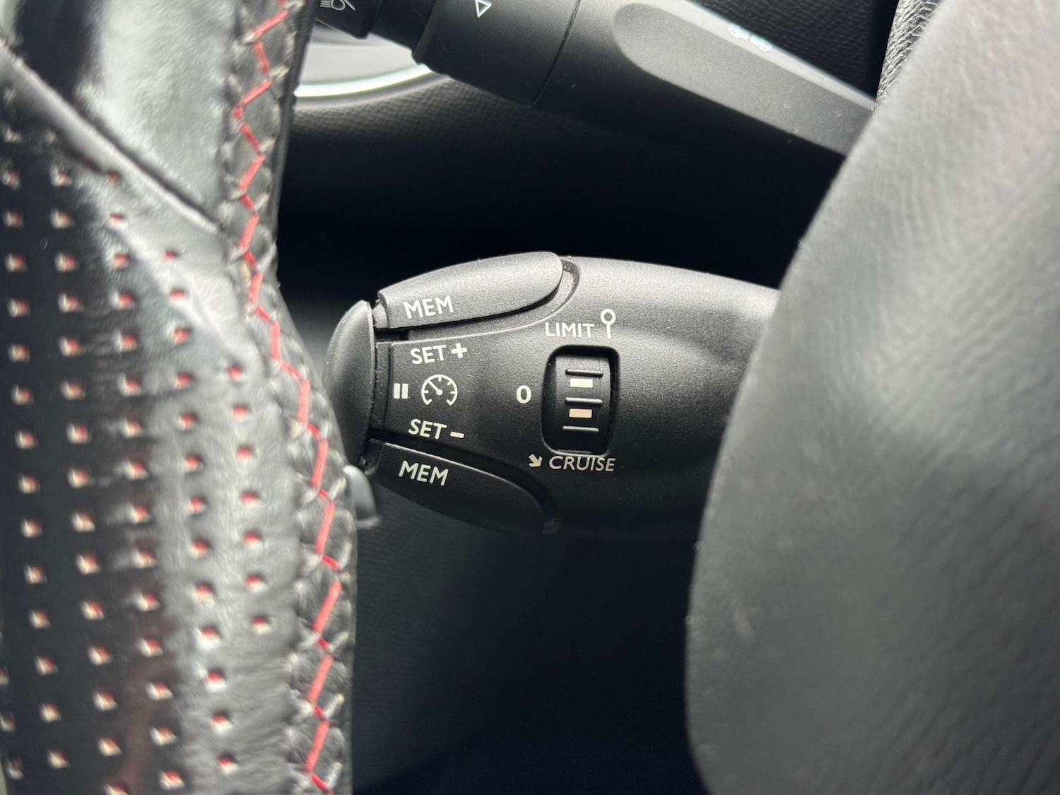 Used Peugeot 308 2015 for sale - 76123821: Photo 34