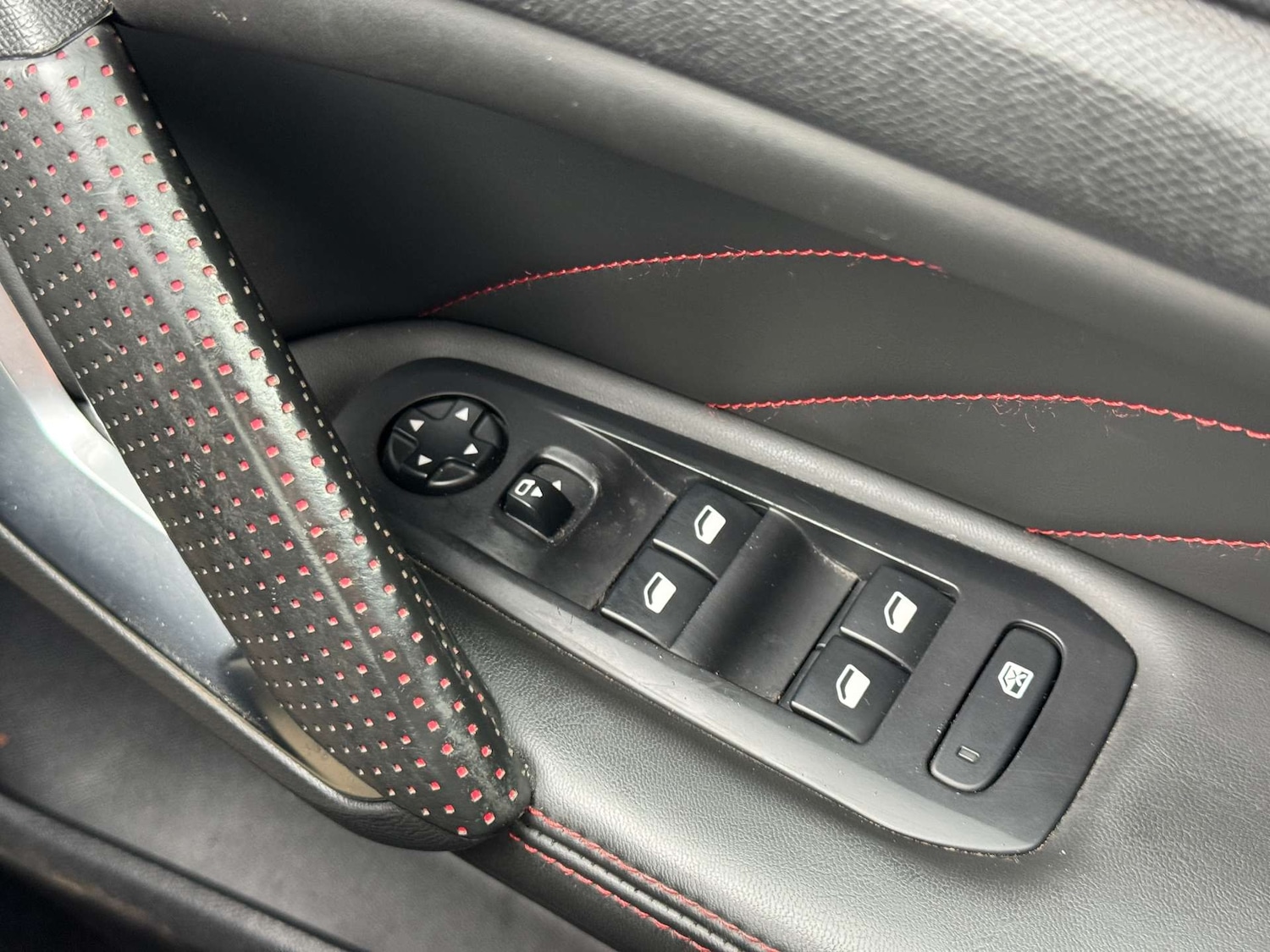 Used Peugeot 308 2015 for sale - 76123821: Photo 38