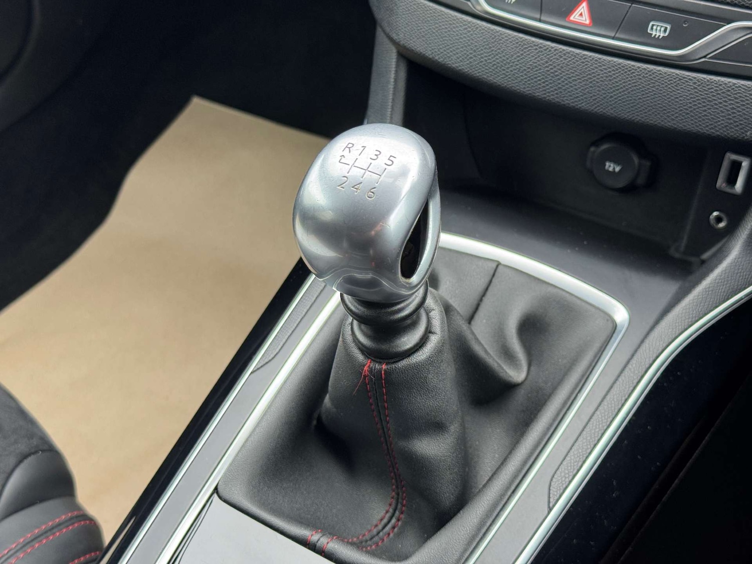 Used Peugeot 308 2015 for sale - 76123821: Photo 40