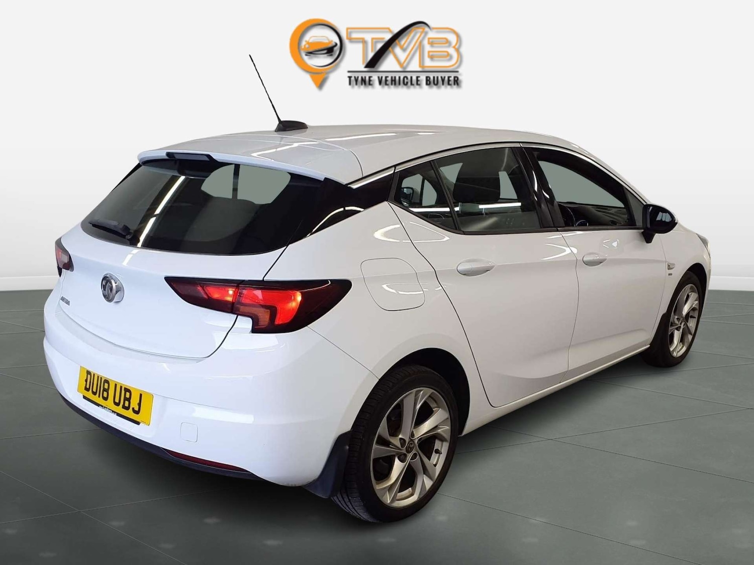 Used Vauxhall Astra 2018 for sale - 76327771: Photo 2