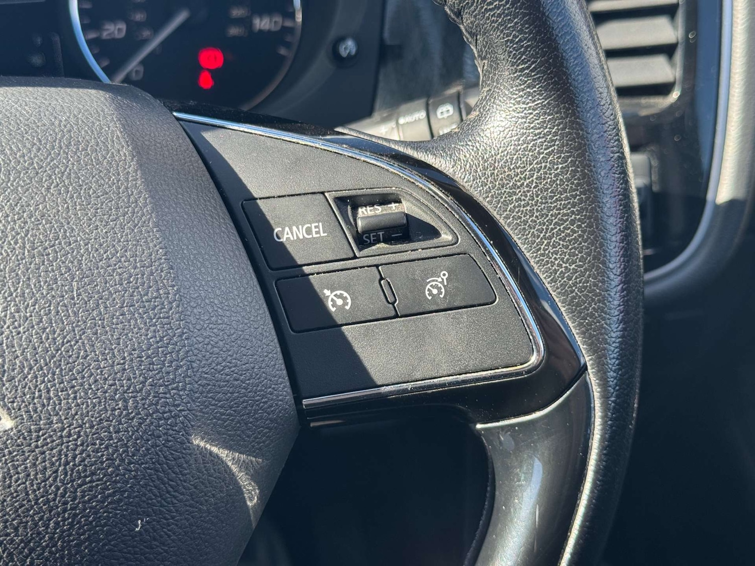 Used Mitsubishi Outlander 2017 for sale - 76101648: Photo 32