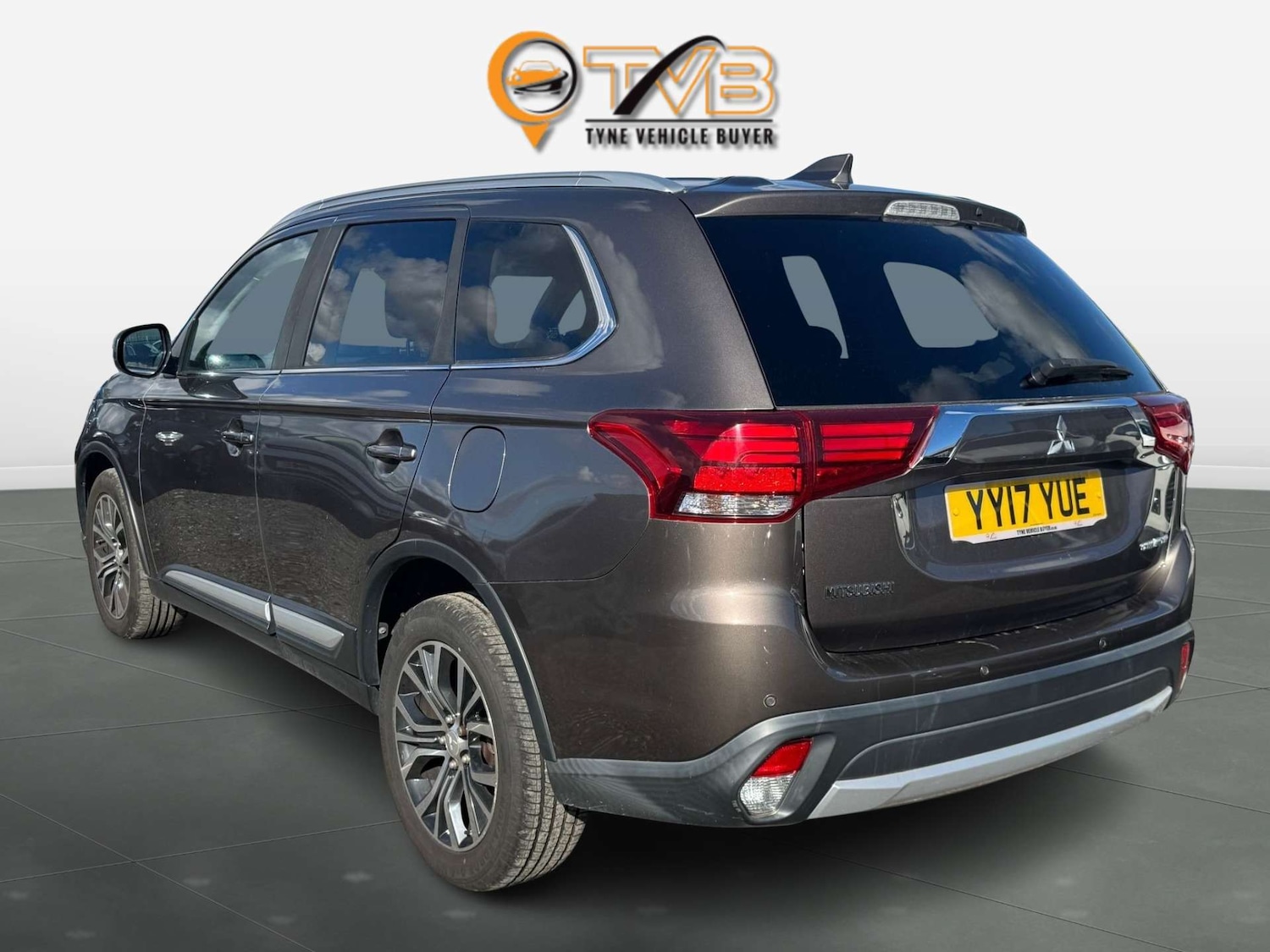 Used Mitsubishi Outlander 2017 for sale - 76101648: Photo 8