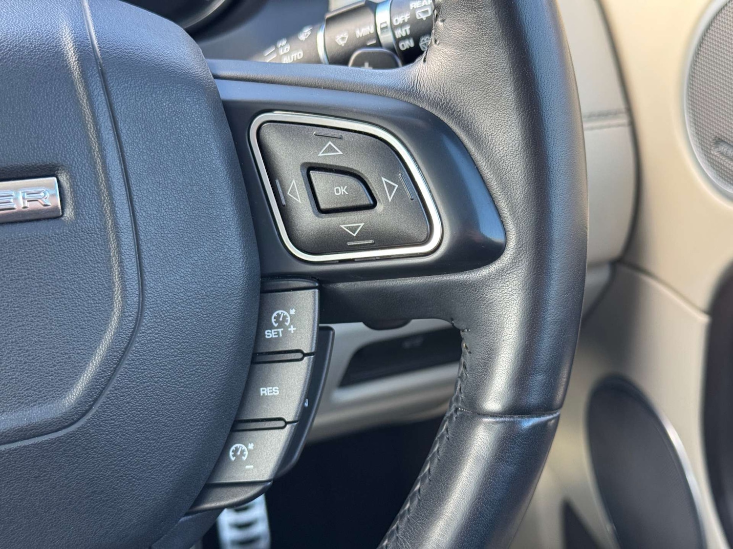 Used Land Rover Range Rover Evoque 2011 for sale - 76101689: Photo 28