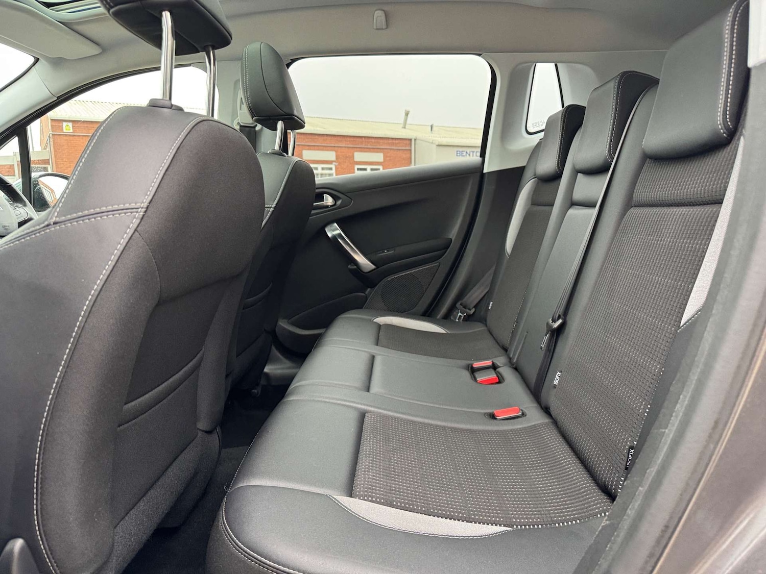 Used Peugeot 2008 2016 for sale - 76237443: Photo 25