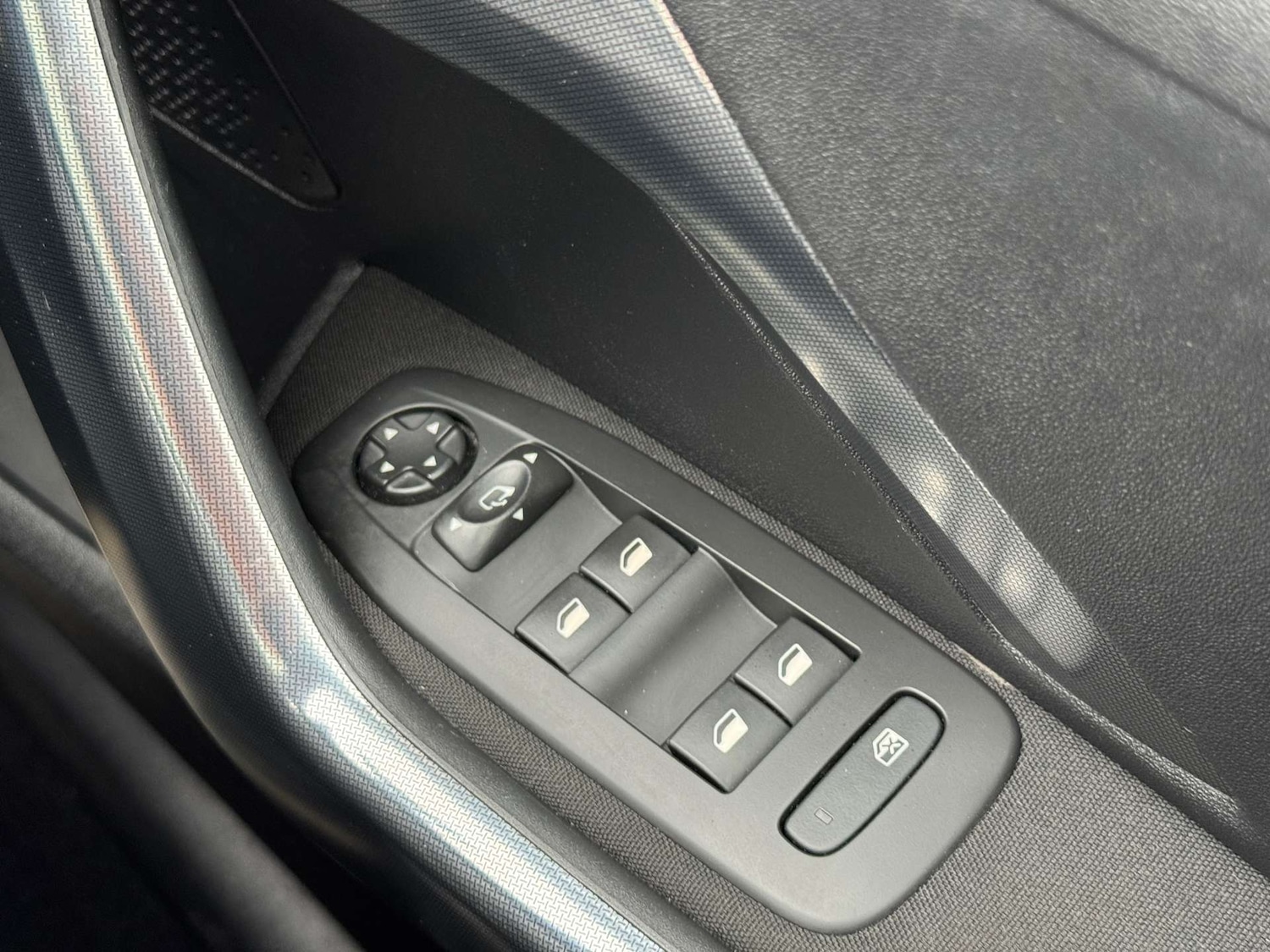Used Peugeot 2008 2016 for sale - 76237443: Photo 36