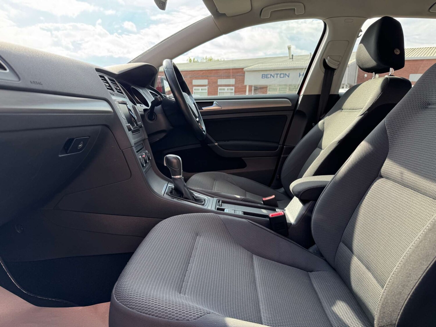 Used Volkswagen Golf 2014 for sale - 76101588: Photo 19