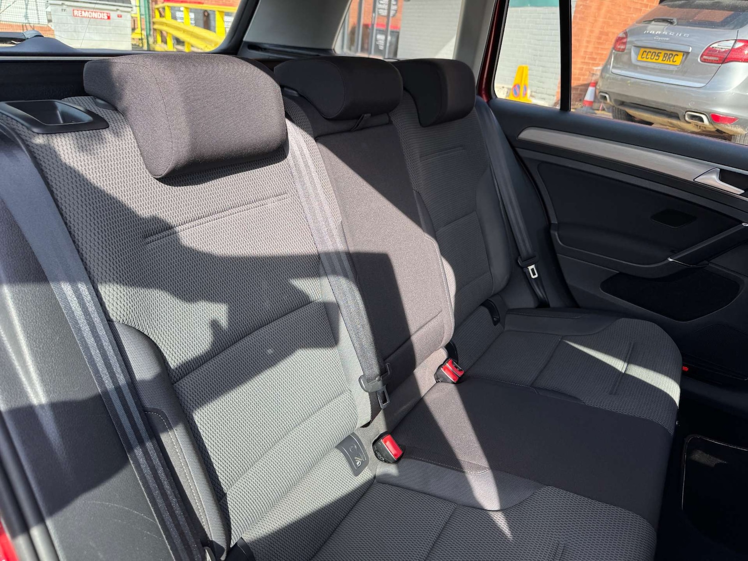 Used Volkswagen Golf 2014 for sale - 76101588: Photo 23